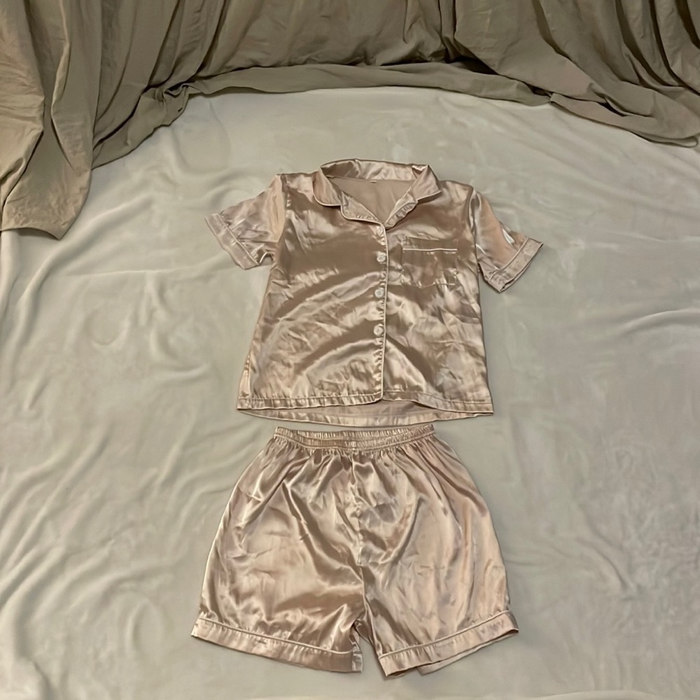 Girls SHEIN pink silk pajamas, brand new, never worn.